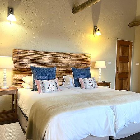 Safari Club Guest Lodge Or Tambo International Airport เคมป์ตัน พาร์ค ภายนอก รูปภาพ