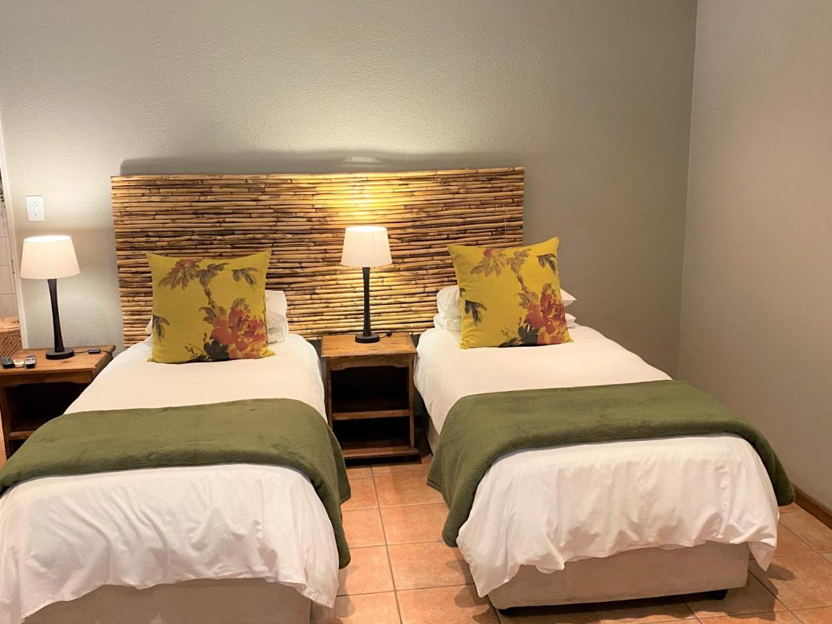 Safari Club Guest Lodge Or Tambo International Airport เคมป์ตัน พาร์ค ภายนอก รูปภาพ