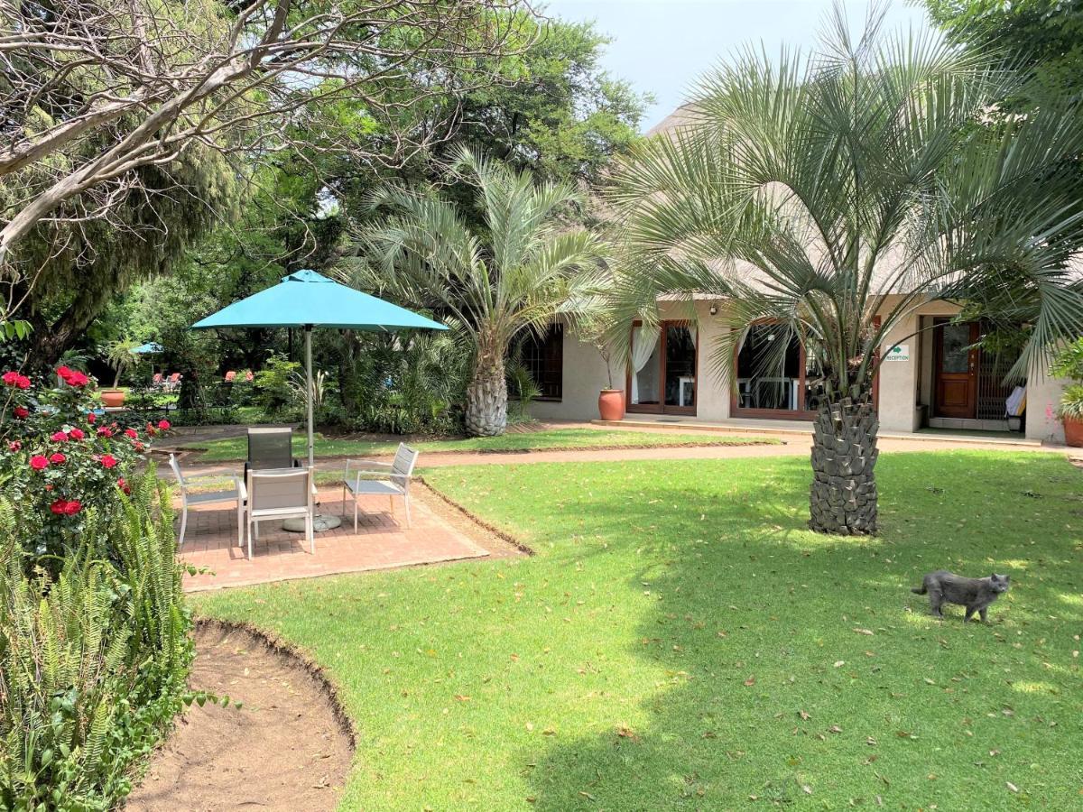 Safari Club Guest Lodge Or Tambo International Airport เคมป์ตัน พาร์ค ภายนอก รูปภาพ