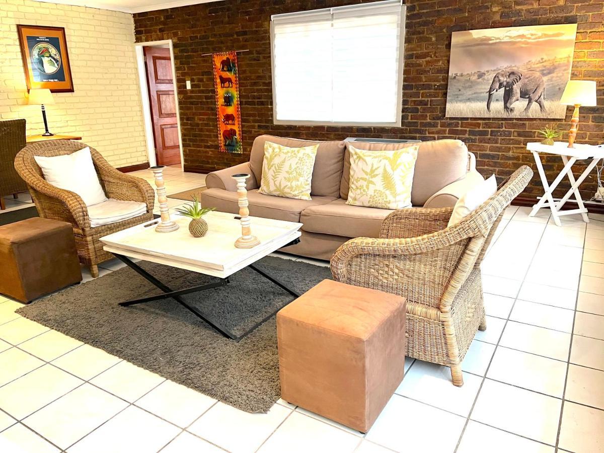 Safari Club Guest Lodge Or Tambo International Airport เคมป์ตัน พาร์ค ภายนอก รูปภาพ