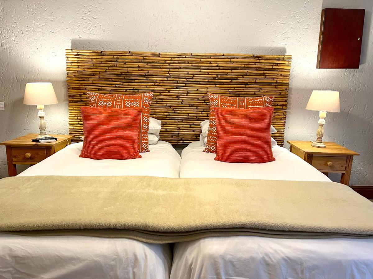 Safari Club Guest Lodge Or Tambo International Airport เคมป์ตัน พาร์ค ภายนอก รูปภาพ