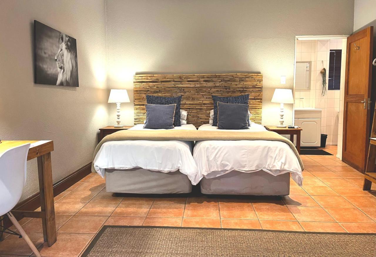 Safari Club Guest Lodge Or Tambo International Airport เคมป์ตัน พาร์ค ภายนอก รูปภาพ