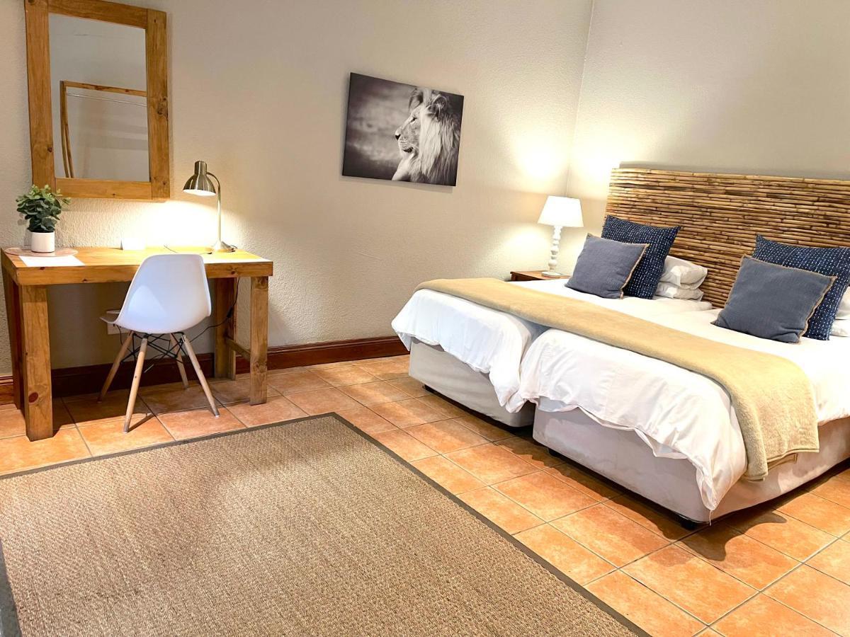 Safari Club Guest Lodge Or Tambo International Airport เคมป์ตัน พาร์ค ภายนอก รูปภาพ
