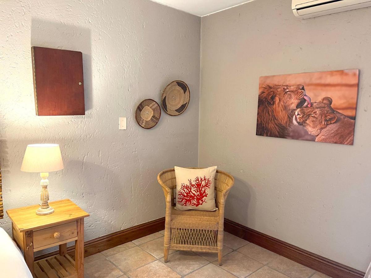 Safari Club Guest Lodge Or Tambo International Airport เคมป์ตัน พาร์ค ภายนอก รูปภาพ