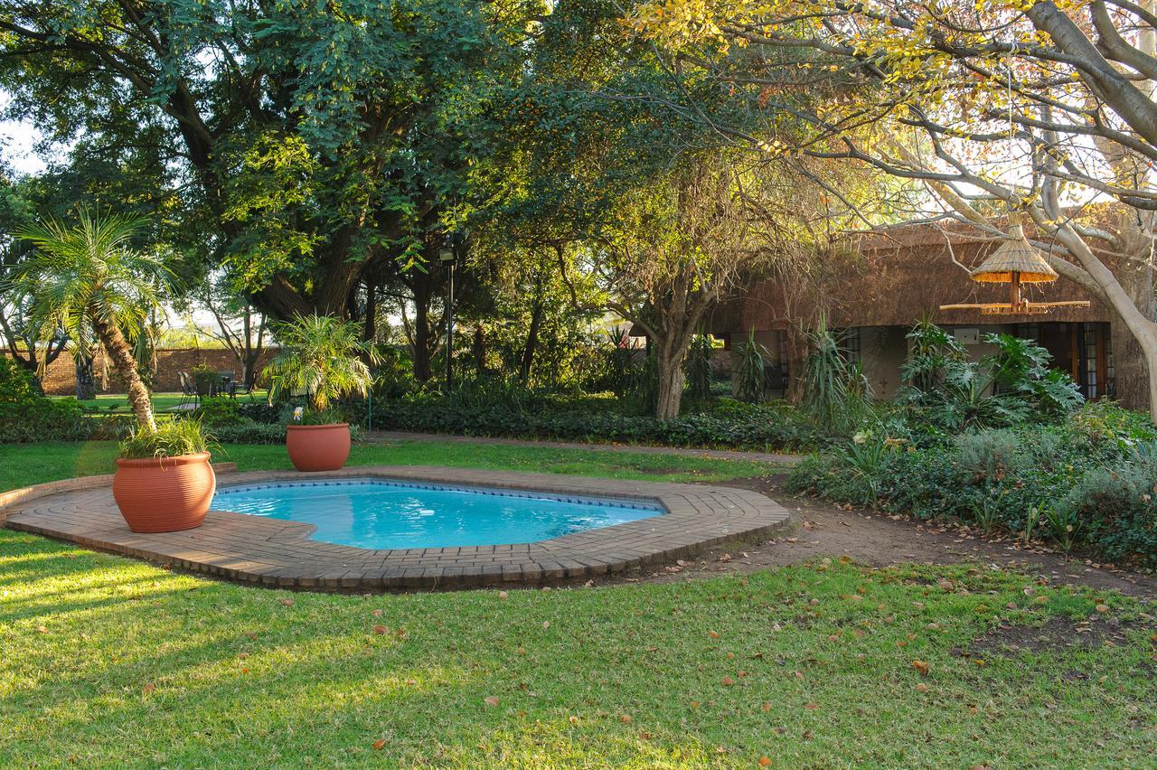 Safari Club Guest Lodge Or Tambo International Airport เคมป์ตัน พาร์ค ภายนอก รูปภาพ