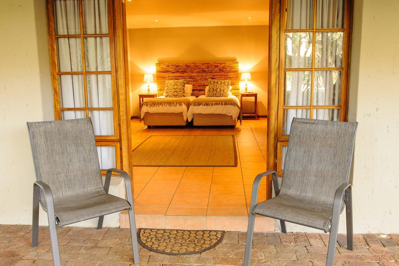 Safari Club Guest Lodge Or Tambo International Airport เคมป์ตัน พาร์ค ภายนอก รูปภาพ